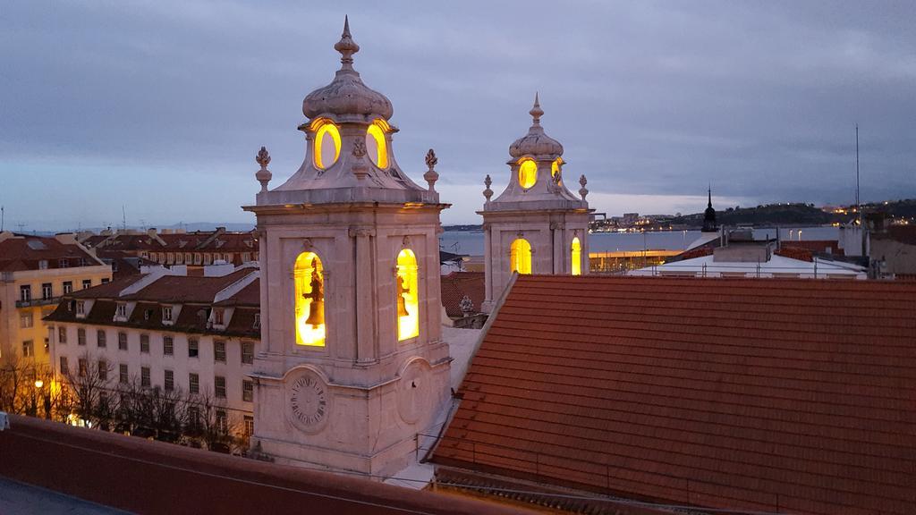 A Terrace On A Topfloor With A View Lissabon Exterior foto