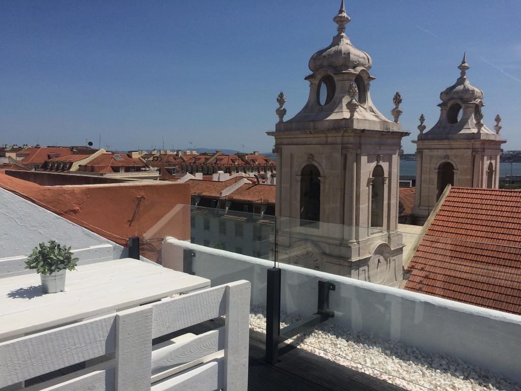 A Terrace On A Topfloor With A View Lissabon Exterior foto